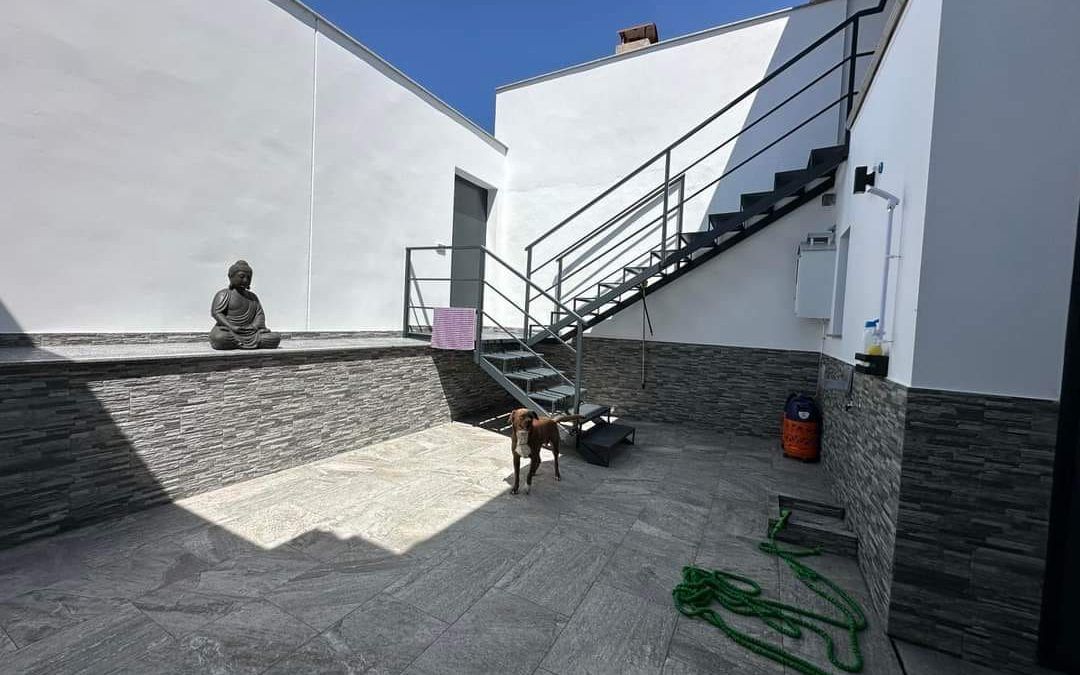 Cubierta y escalera